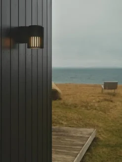 Aludra Væglampe - Seaside Sort udendørslampe med smuk lys-skyggespil