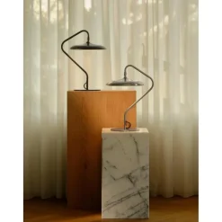 Artist Bordlampe - Rustfrit Stål LED | DFTP / Design For The People