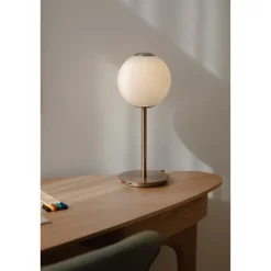 Audrey Bordlampe H37 USB-C Oplader