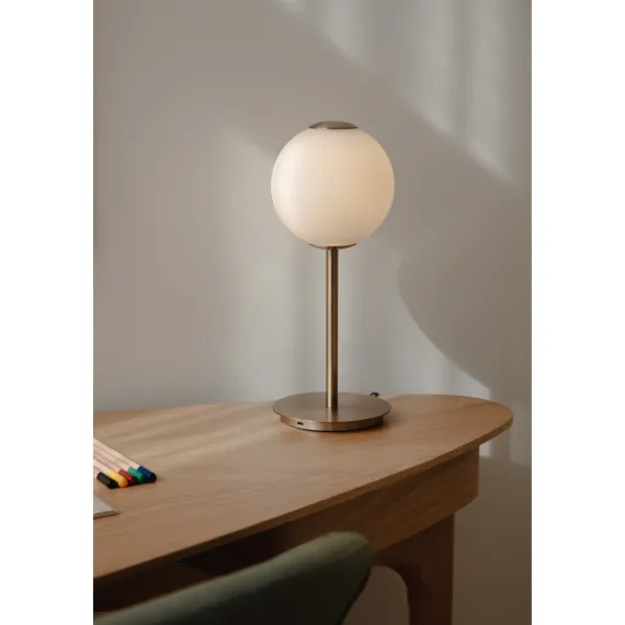 Audrey Bordlampe H37 USB-C Oplader