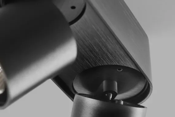Aura C2 Loftslampe - Carbon Black LED | Light-Point