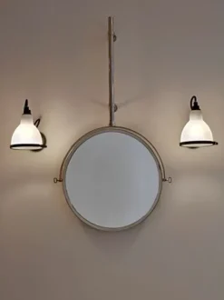 304 BATHROOM VÆGLAMPE SORT/HVID PLAST