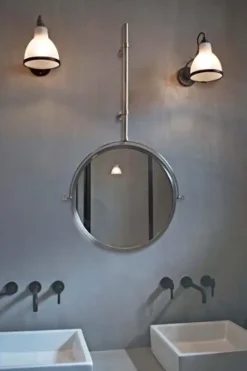 304 BATHROOM VÆGLAMPE SORT/HVID PLAST