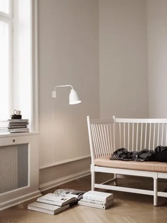 CARAVAGGIO READ WALL WHITE V1