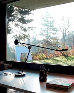 DCW Éditions Aaro bordlampe LED H 38,5 cm - Sort