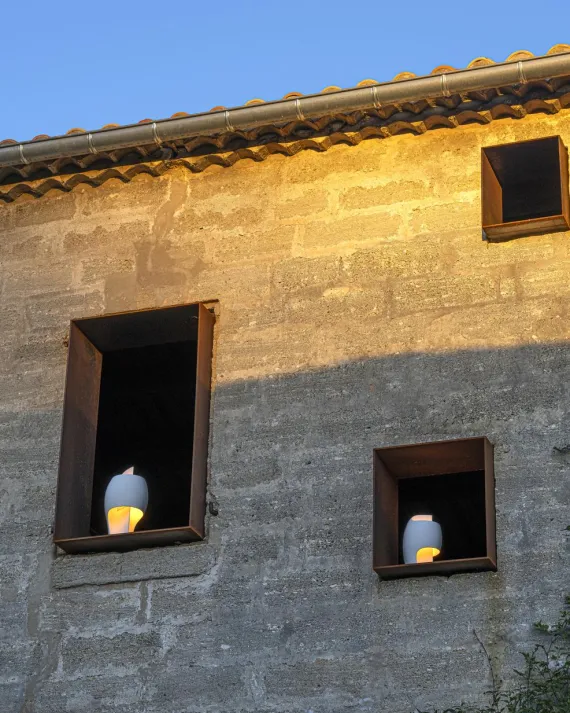 DCWéditions Grande B Bordlampe - Gypsum/Aluminium