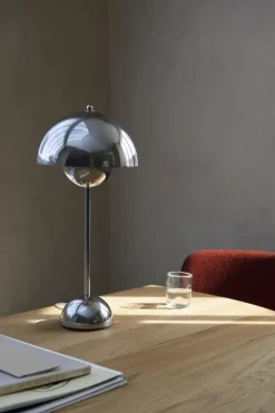 FLOWERPOT VP3 - BORDLAMPE - KROM PLATED