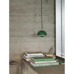 FLOWERPOT VP10 - PENDEL Ø16– SIGNAL GREEN