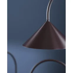 GRASP BORDLAMPE H47 MAT RØD PORTABLE - Frandsen