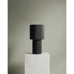 ILUMA - PORTABLE LAMPE - SORT