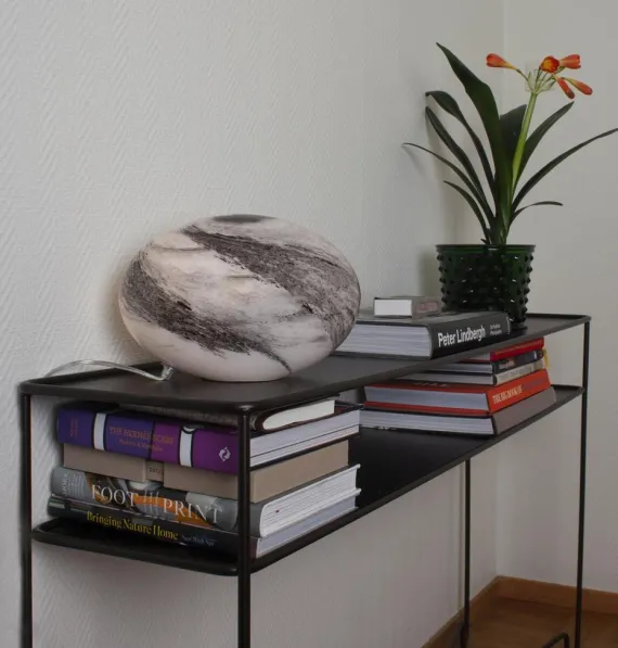 MIRA BORDLAMPE SORT/HVID