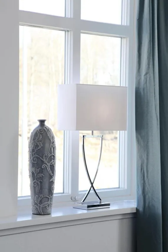 OMEGA BORDLAMPE KROM/HVID H52