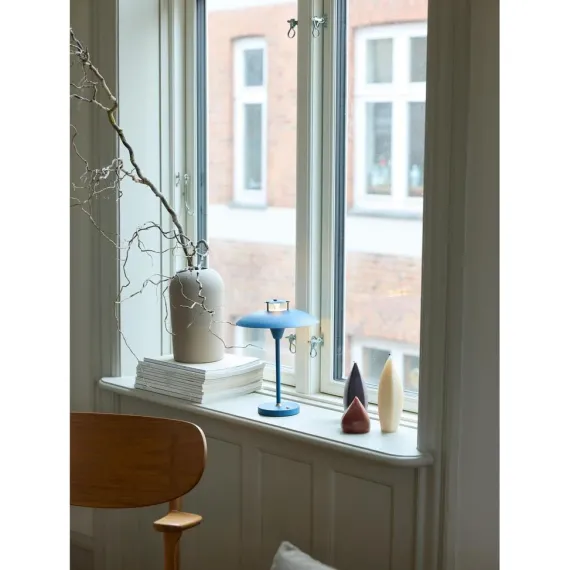 Stepp 1-2-3 Portable - Mørke Blå - Genopladelig bordlampe i stilrent dansk design