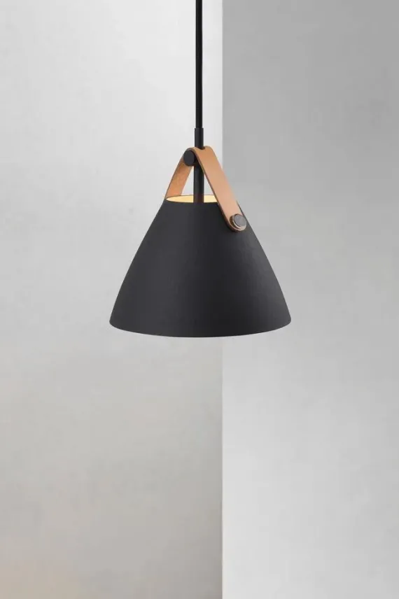 Strap 16 Pendel Sort - Design For The People