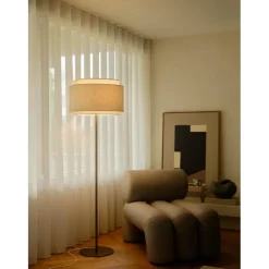 TAKAI GULVLAMPE BRUNERET MESSING/HØR STOF