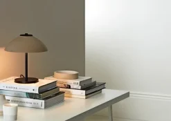 VALI - BORDLAMPE - SORT/SAND